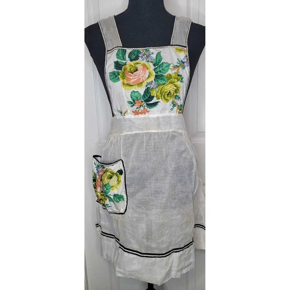 Vintage‎ Bib Apron With Pocket Sheer Fabric w/ Flowers Roses Grannycore